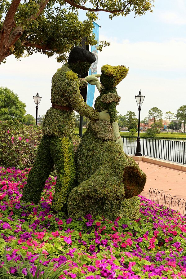 a topiary of Cinderella and the Prince dancing together