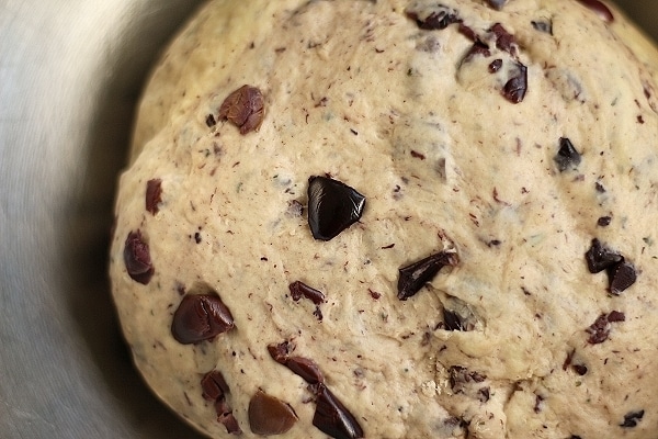 Olive and garlic dough for soft pretzels