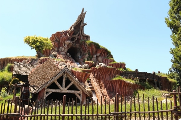 an exterior view of Splash Mountain at Disneyland park