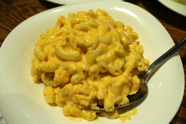 A plate of macaroni and cheese