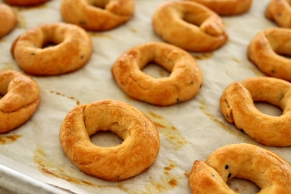 Crunchy golden rings of khalkha / simit