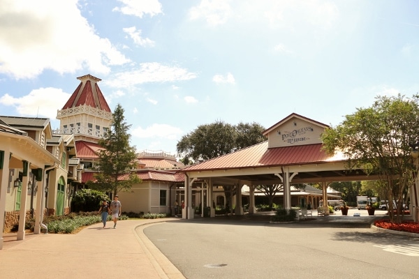 The outdoor entrance to Disney\'s Port Orleans Riverside Resort