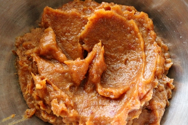 a smooth date paste in a bowl