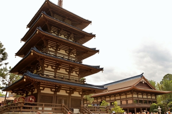 a tall Japanese style building