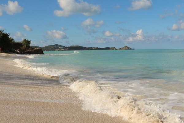 waves crashing into the shore