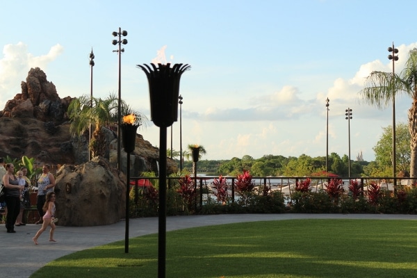 an outdoor green space at Disney\'s Polynesian Village Resort