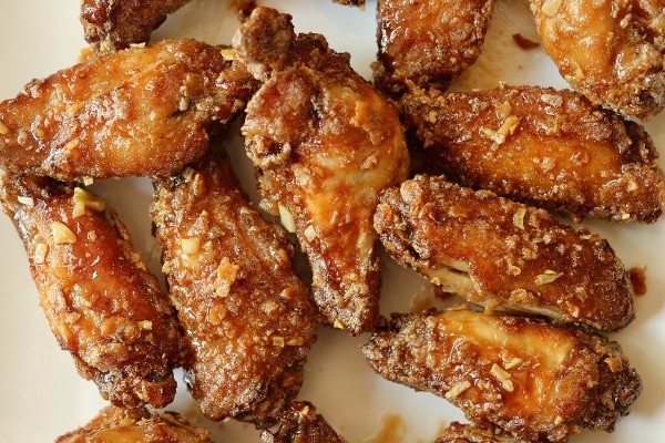 overhead view of a platter of fried chicken wings
