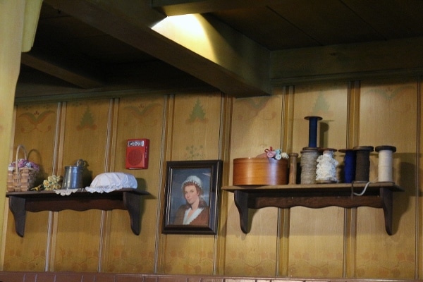 decorations in the Betsy Ross room of the Liberty Tree Tavern