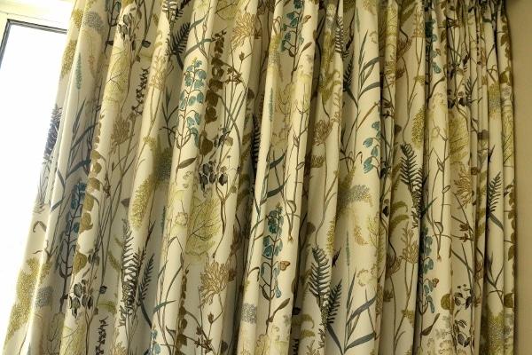 A close up of a curtain