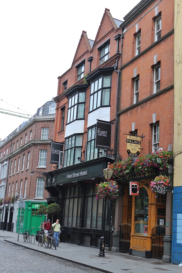 the exterior of the Fleet Street Hotel in Dublin, Ireland