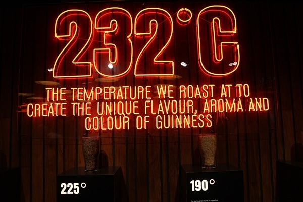 A sign that says 232 degrees Celsius