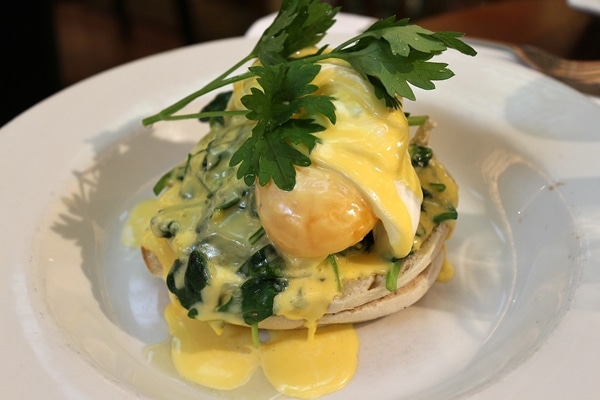 A plate of eggs florentine