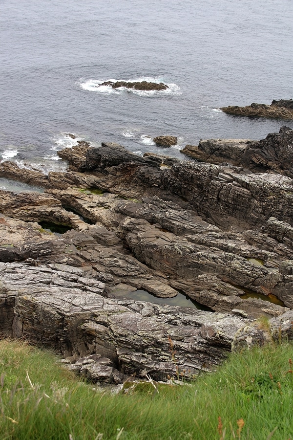 a rocky shoreline