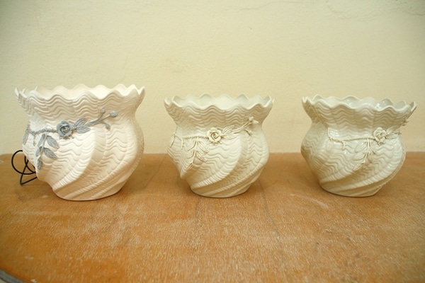 3 pottery vases