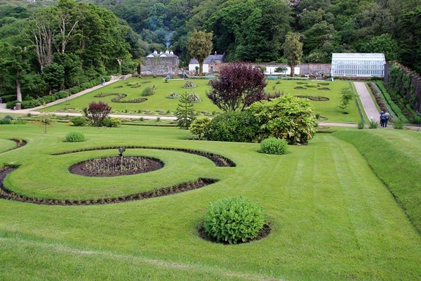 a lushly manicured garden