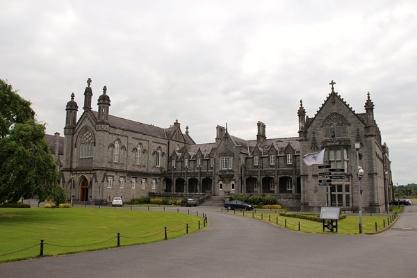 an exterior of a large stone building that resembles a castle