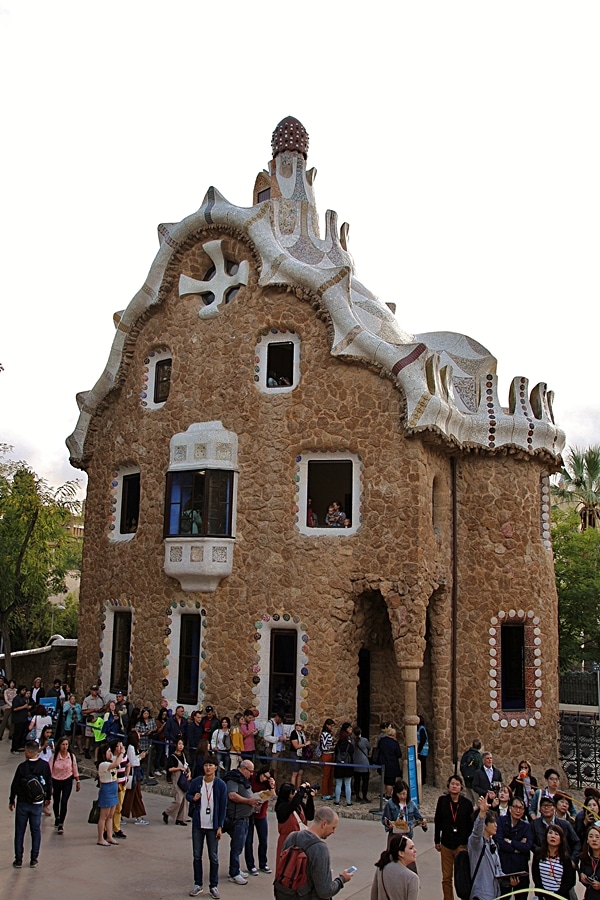 another building that resembles a gingerbread house