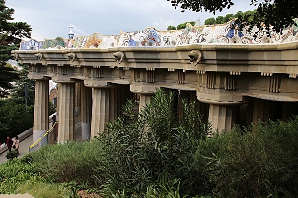 wide columns holding up a platform lined with mosaics