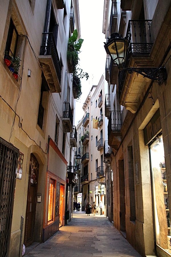 A narrow city street