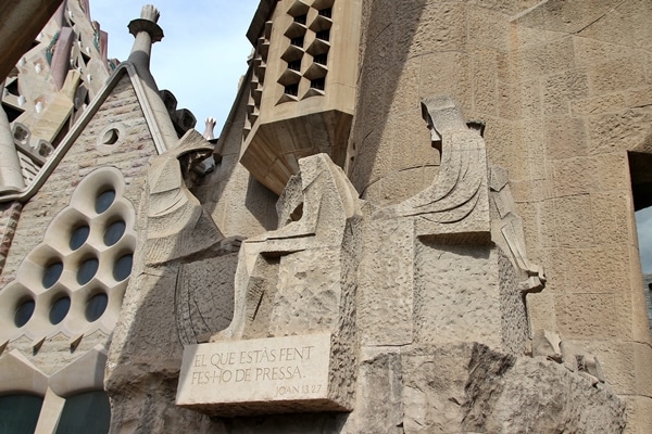 cubist stone statues outside Sagrada Familia