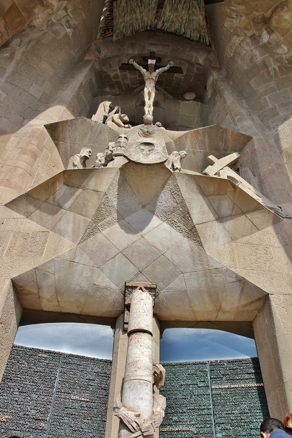 cubist depiction of Christ\'s crucifixion outside Sagrada Familia