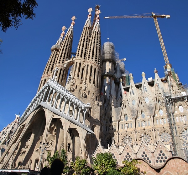 wide view of exterior of Sagrada Familia