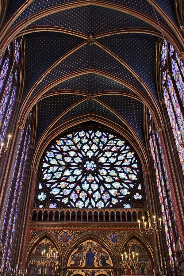 rose window and tall stained glass windows in Sainte-Chapelle church