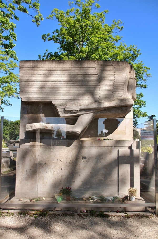 Oscar Wilde\'s grave