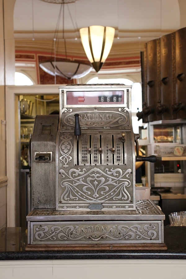 old fashioned cash register