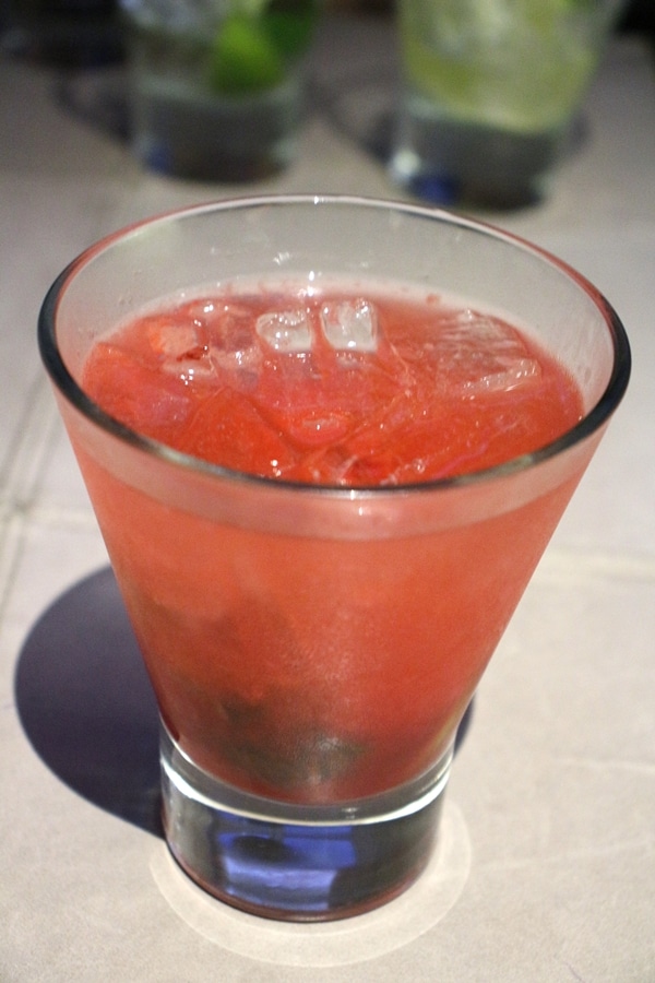 a raspberry mojito