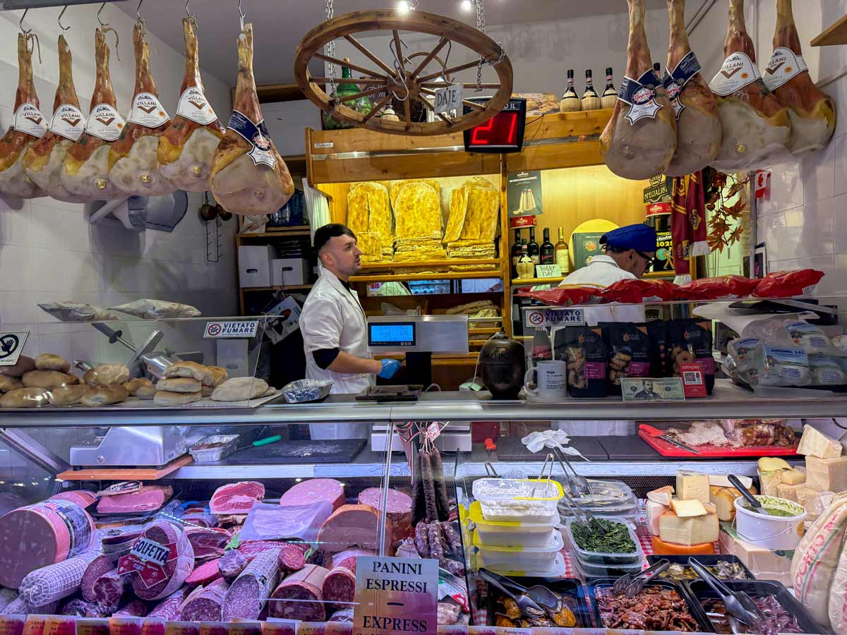 Interior of La Vita e un Mozzico in Rome.